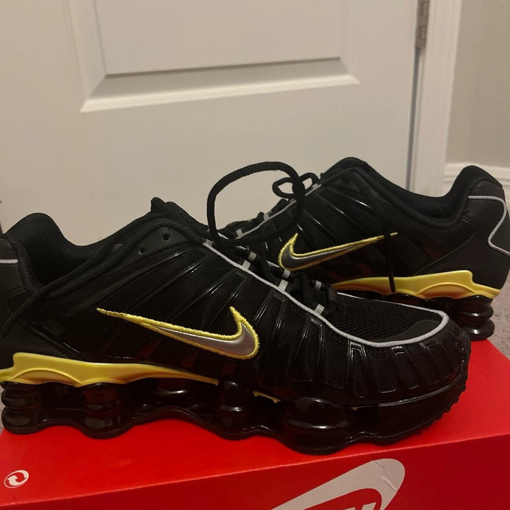 NEW Nike Shox TL Black Yellow Silver Volt Sneaker Running Shoe MENS 8.5 NWOB